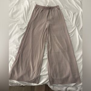 Aritzia Wilfred Taupe Pleated Pants